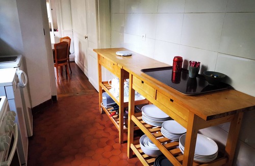 Saint-Louis Apartment | For working or visiting, quiet, first floor with small private courtyard.