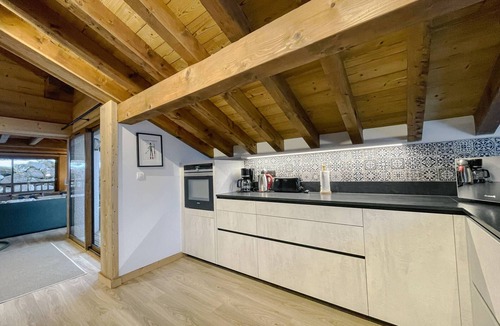 Saint-Martin-de-Belleville Apartment | Central St Martin Chalet, Near Ski Lift, Sleeps 10