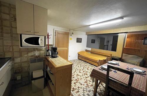La Clusaz Apartment | GENTIANES 0 - Studio basic, centre village et proche pistes - Wifi