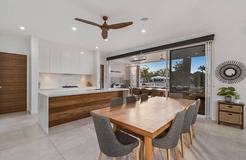 Noosaville House | Getaway2Noosa WYUNA 7 WATERFRONT home with beach, pontoon, heated pool.