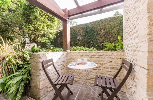 Mathieu House | Gîte - Old stone house, enclosed garden - "Les Sureaux" (The Offices)
