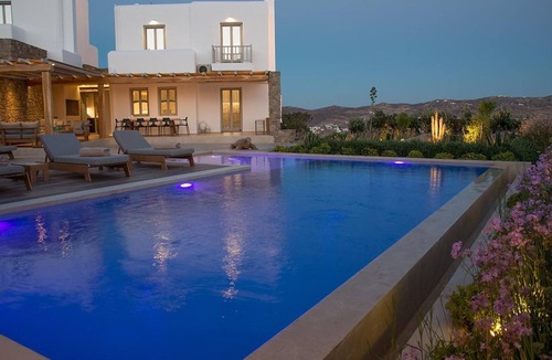 Tourlos Villa | Glorious Mykonos Villa | Villa Demelza | 5 Bedrooms | Spacious Furnished