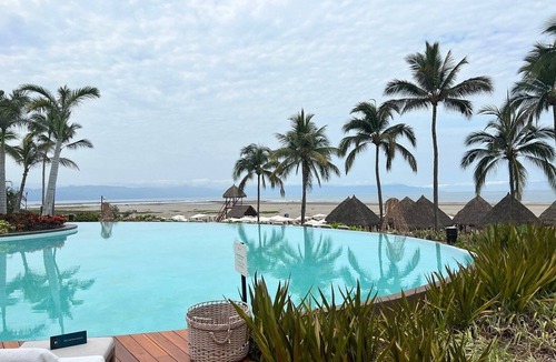 Nuevo Vallarta Villa | Grand Luxxe 1 Bd Villa on Beach