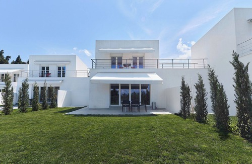Kriopigi Villa | Halkidiki Villa with Private Garden | Peaceful Luxury Stay for 8