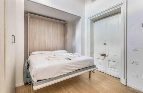 Central Station Apartment | heated HYDROMASSAGE POOL Central Station1' View