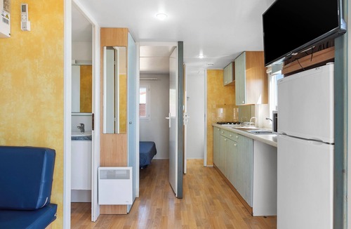 Campano House | Holiday Home 'Eloy Playa 2 - Sólo familias' with Pool, Garden & Wi-Fi