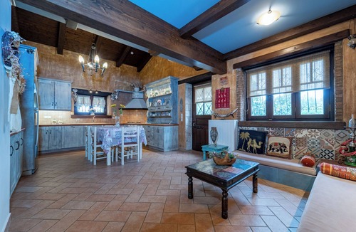 Alonia Villa | If you want to combine calmness and art , Arthouse is for you