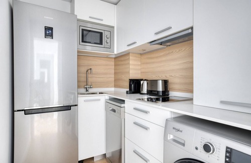 El Viso Apartment | Immpecable Chamartín 1BR w/terrace, by Blueground