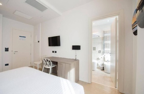 Aci Trezza Hotel | Bedroom Perfect for a Romantic Sicilian Getaway – Near Attractions