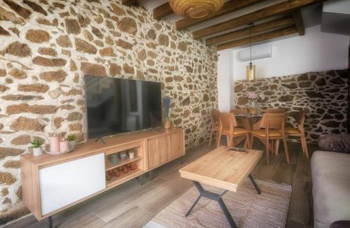 Navalcan House | La Casina Casa rural con piscina privada y patio cerca de Gredos