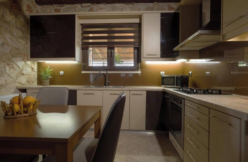 Neromilos Villa | La Vite - Three Bedroom Villa, Sleeps 6