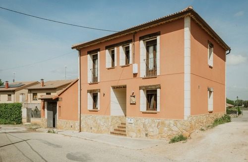 Ayllon House | Las Eras III Country House in Medieval Ayllón – 4 En-Suite Bedrooms & Mountain Views
