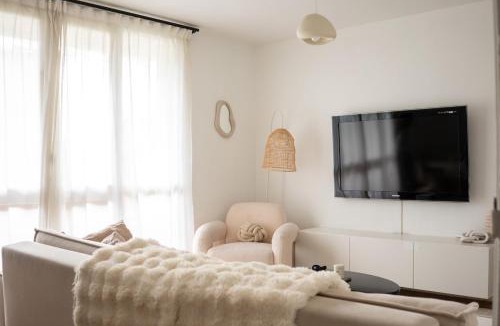 Bas du Mont-Mesly Apartment | Le Cocon Beige Cozy 2-bedroom apartment at the gates of Paris
