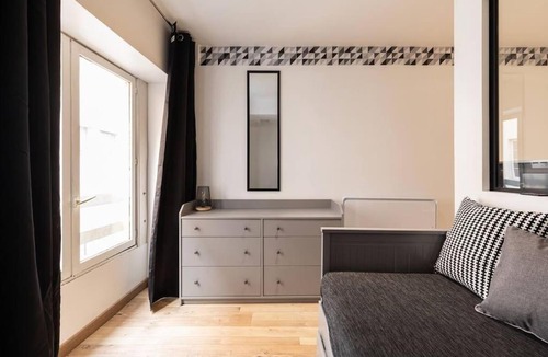 1st Arrondissement Apartment | Le Flesselles - Hyper centre - Calme et cosy