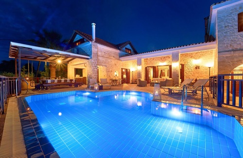 Akrotiri Villa | 'Lila's Luxury Villa' with sea view, private pool, garden, A/C and Wi-Fi