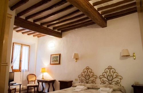 San Gimignano City Centre Bed & Breakfast | Locanda Il Pino