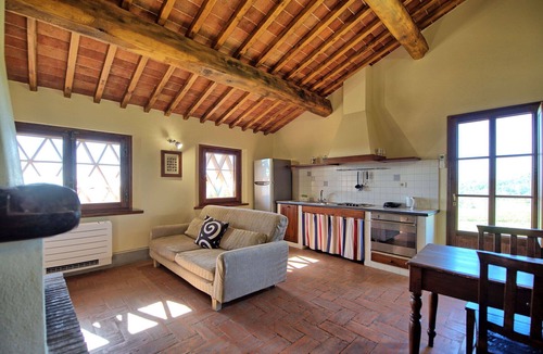 Castelnuovo Berardenga Apartment | Lovely apartment for 2 people with A/C, pool, TV and panoramic view, close to Siena