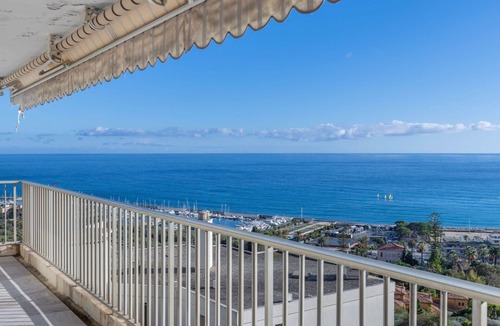 Menton Apartment | Lovely apartment for 4 people with WIFI, pool, TV and terrace