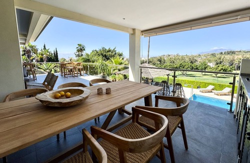 Nueva Andalucia Villa | Lovely villa with pool - Frontline Los Naranjos Golf close to Puerto Banus.