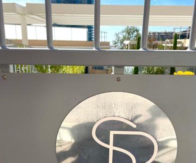 Monaco Apartment | Luxueux Studio Neuf - Frontière Monaco - Piscine - Parking privé