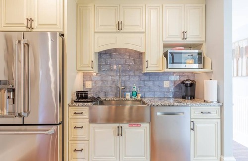 Cape May House | Luxurious Resort-like Pool and Patio, Ocean View, Easy walk to Downtown CM. 8 Bedrooms.