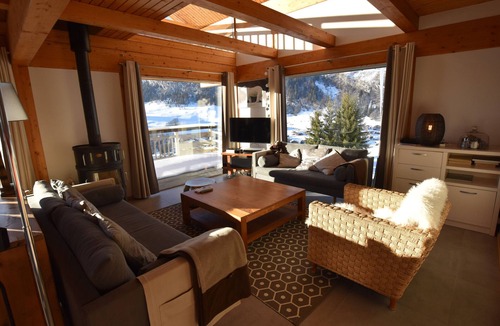 Le Chinaillon Ski Chalet | Luxury Chalet with Ski-In/Ski-Out, Sauna & Outdoor Jacuzzi at Le Grand-Bornand