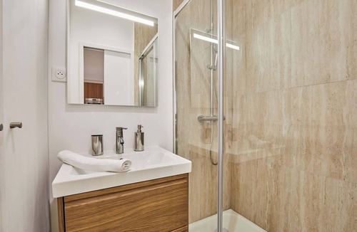 Saint-Fargeau Apartment | Luxury Suite in the Center of Paris