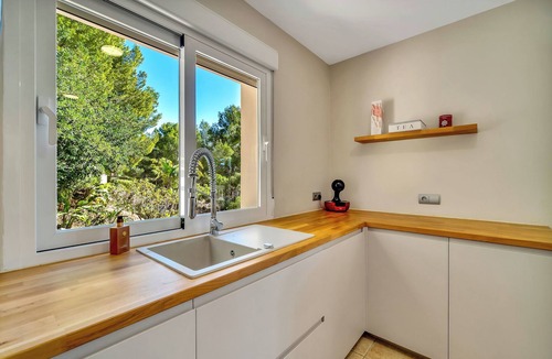 Bernia Villa | Luxury vacation villa with pool. Just 5 minutes from beach, golf and village!