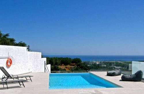 Polemarchi Villa | Modern villa with infinity pool close to the sea