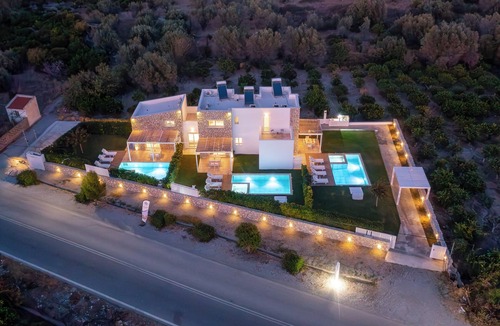 Archangelos Villa | New Brand Villas,Heating Pool, Jacuzzi ,Spa near haraki beach,taverna,market