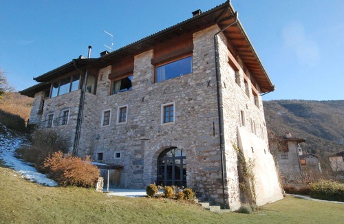 Lomaso Apartment | Nice apartment for 4 people with private pool, WIFI, TV, patio and pets allowed