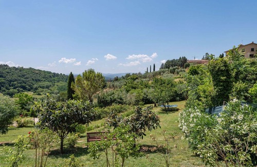 Gavignano Villa | Nice apartment in villa for 2 guests with WIFI, pool and TV, close to San Gimignano