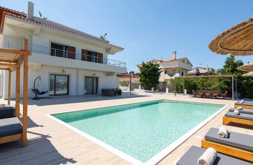 Kallithea Villa | Ocean Blue Villa in Asgourou