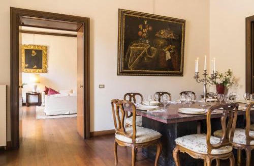 Rione IX Pigna House | Palazzo Berardi: Renaissance Downtown Luxury Villa