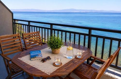 Nea Fokaia House | Panoramic Sea View Apartment