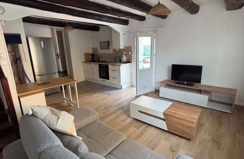 Rognac House | Renovated House with Private Garden - Peaceful & Natural: Le Petit Mas
