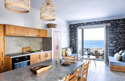 Mochlos Villa | Romantic Waterfront Studio with Uninterrupted Sea Views in Mochlos