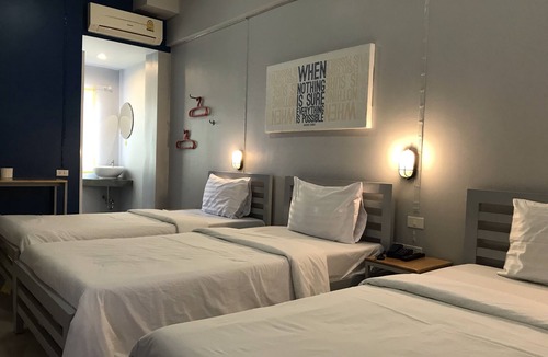 Thung Maha Mek Hostel | S1 Hostel