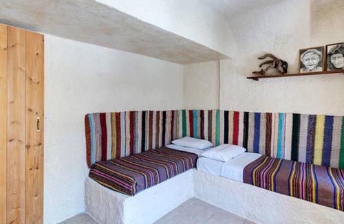 Pilalimata House | Sandy beach & sea view garden : : Mesodokia home with high-speed WIFI 55 Mpbs