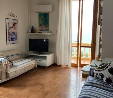 Castiglioncello Apartment | Seafront loft in Liberty villa