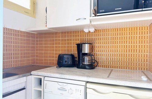 Le Lavandou Apartment | Seafront studio with private parking - Le Lavandou