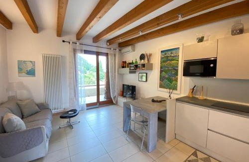 Bolognano-Vignole Apartment | Silver Thermal Home