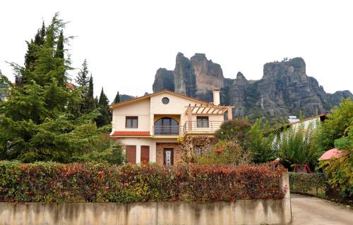 Kalambaka Villa | Stergios Garden House