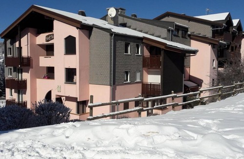 Hirmentaz Apartment | Studio Apartment 'Les Montagnes' with Mountain View and Balcony