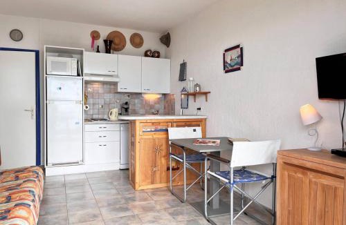Le Lavandou Apartment | Studio cabine 4 pers, climatisé, parking, plage à pied - Le Lavandou - FR-1-251-509