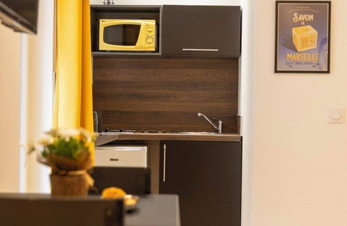 Eyragues Apartment | Studio Cosy Eyragues, Alpilles Near Saint-Rémy-de-Provence