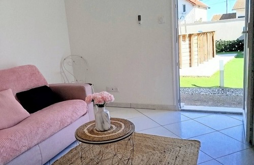 Dammarie Les Lys Apartment | Studio for rent in Dammarie-les-Lys, in a quiet area close to all amenities.