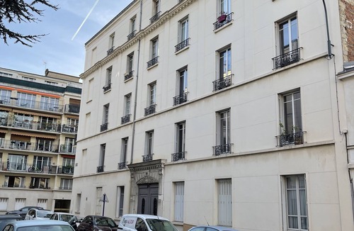 Saint-Mande Apartment | Studio (separate bedroom) refurbished