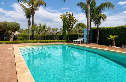 Chiaramonte Gulfi Villa | Stunning private villa for 6 people with A/C, WIFI, private pool, TV, patio and panoramic view