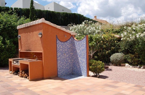 Ondara Villa | Stunning private villa for 6 guests with WIFI, private pool, A/C, TV and terrace